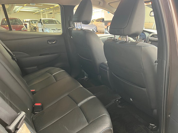 Nissan Leaf 21 of 25