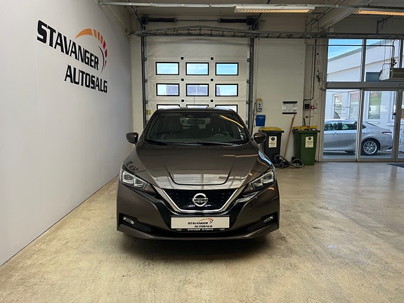 Nissan Leaf 3 of 25