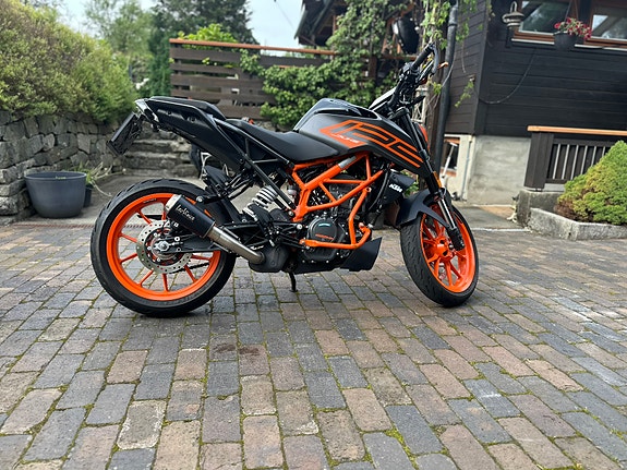 KTM 125 Duke 8 of 21