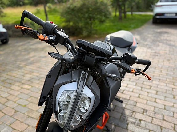 KTM 125 Duke 12 of 21