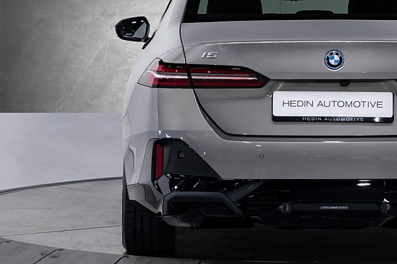 BMW i5 8 of 29
