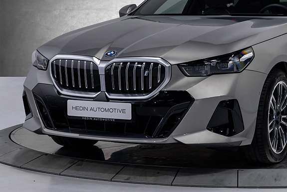 BMW i5 2 of 5