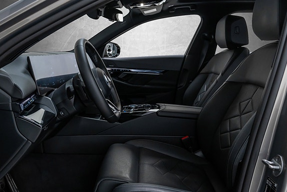BMW i5 21 of 29
