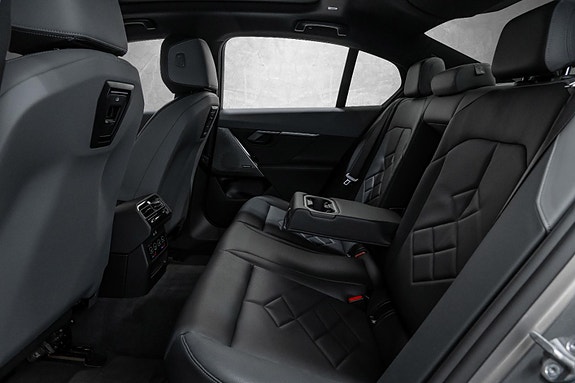 BMW i5 23 of 29