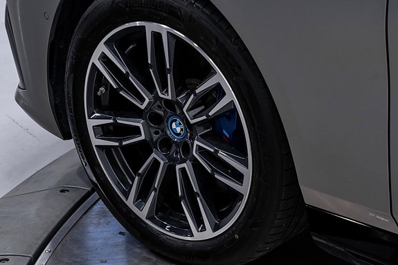 BMW i5 9 of 29