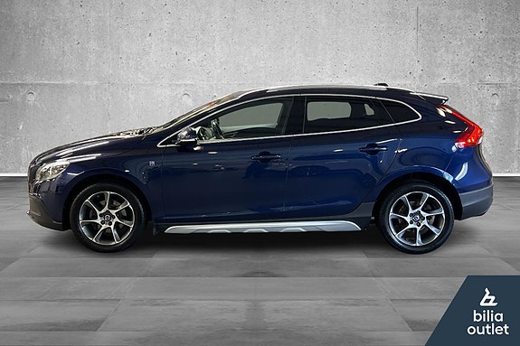 Volvo V40 Cross Country 3 of 5