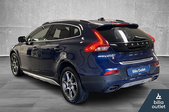 Volvo V40 Cross Country 4 of 5