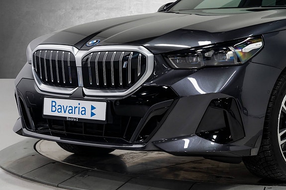 BMW i5 2 of 5