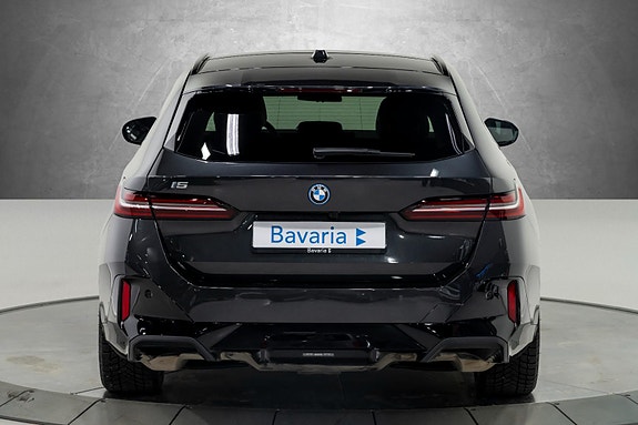 BMW i5 7 of 30