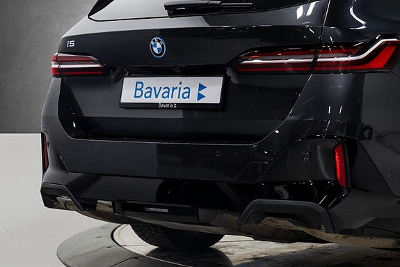 BMW i5 6 of 30