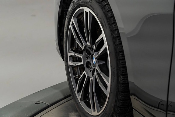 BMW i5 9 of 30