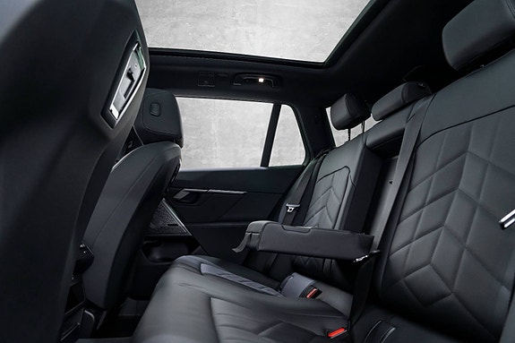 BMW i5 24 of 30
