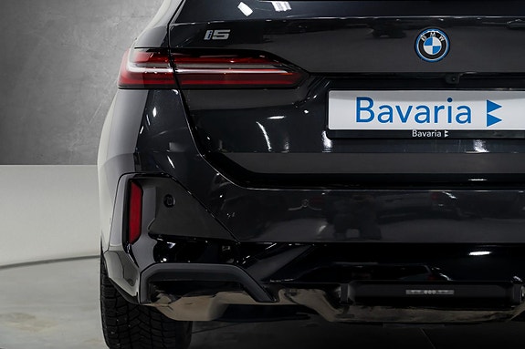 BMW i5 8 of 30