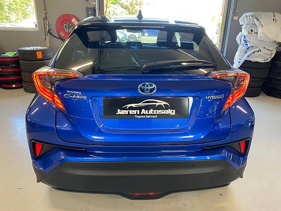 Toyota C-HR 5 of 5