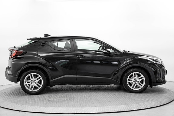 Toyota C-HR 4 of 5