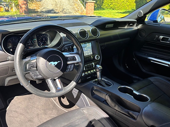 Ford Mustang 11 of 23
