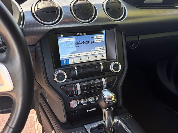 Ford Mustang 19 of 23