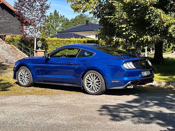 Ford Mustang 4 of 23