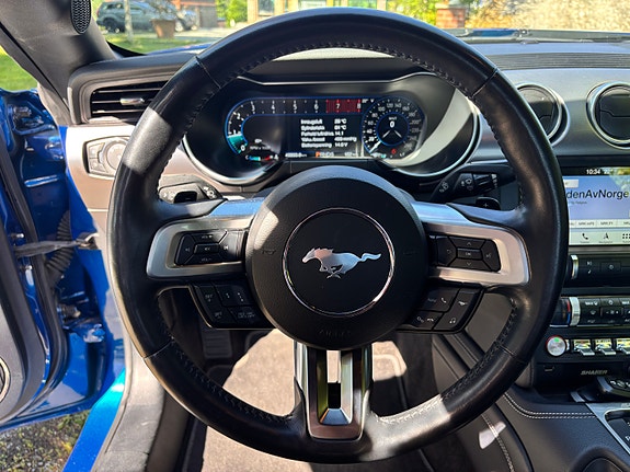 Ford Mustang 12 of 23