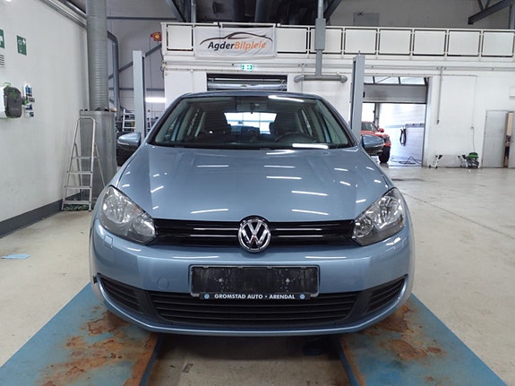 Volkswagen Golf 2 of 5
