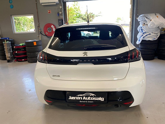 Peugeot 208 5 of 5