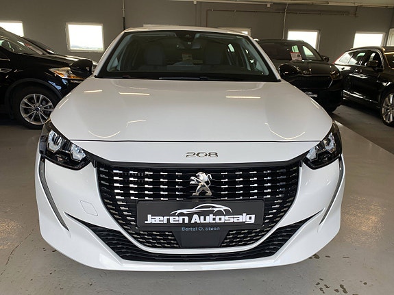 Peugeot 208 2 of 5