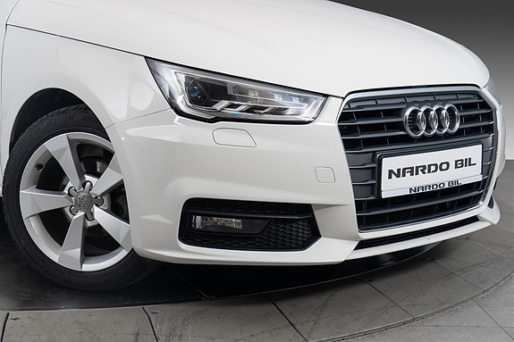 Audi A1 2 of 5
