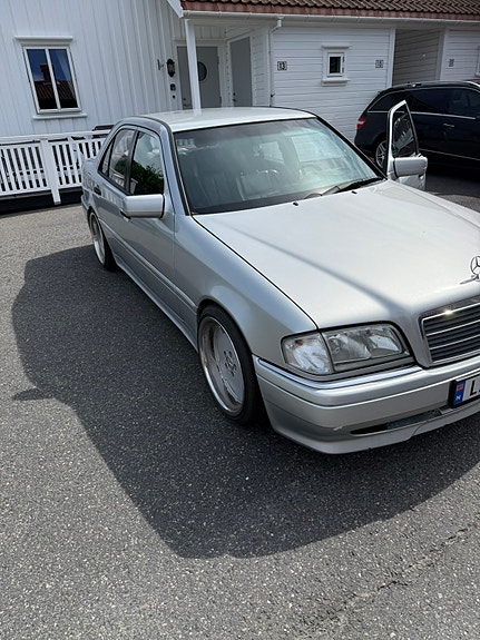 Mercedes-Benz C280 1994 photo 3