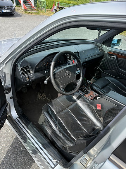 Mercedes-Benz C280 1994 photo 5