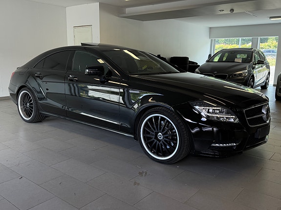 Mercedes-Benz CLS250 2 of 5