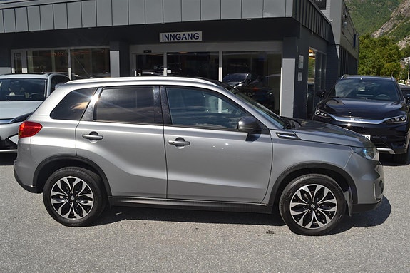 Suzuki Vitara 2 of 16