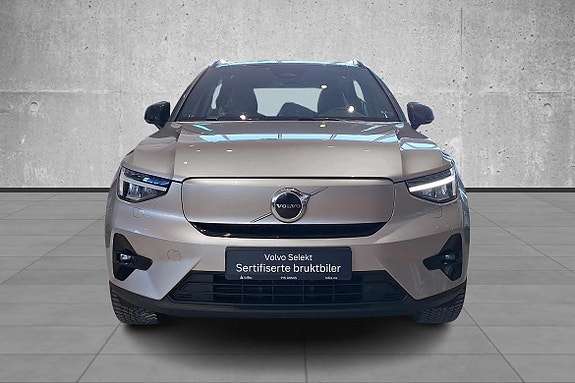 Volvo XC40 4 of 5