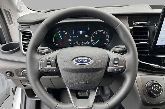 Ford Transit 9 of 15