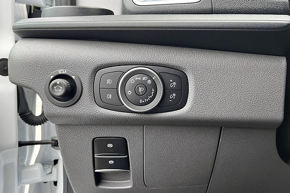 Ford Transit 8 of 15