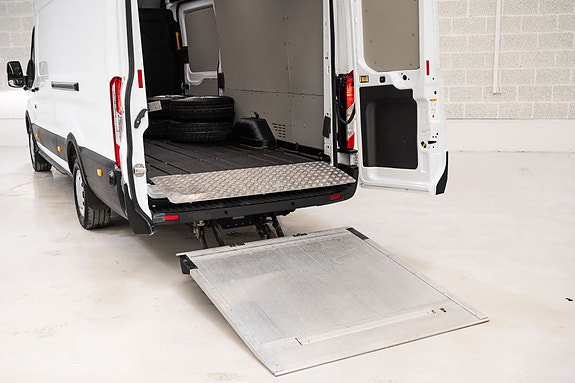 Ford Transit 12 of 30