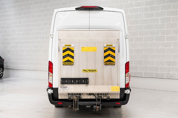 Ford Transit 8 of 30
