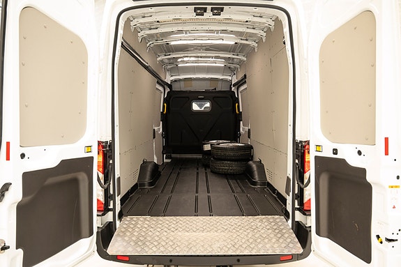 Ford Transit 13 of 30