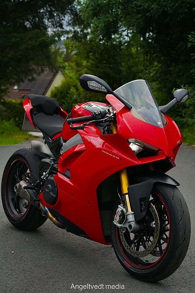 Ducati Panigale V4S 9 of 13