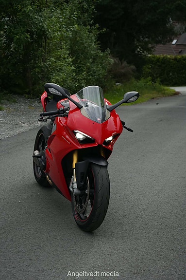 Ducati Panigale V4S 2 of 5