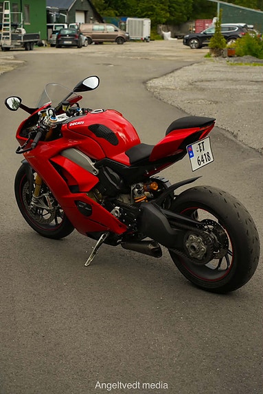 Ducati Panigale V4S 8 of 13