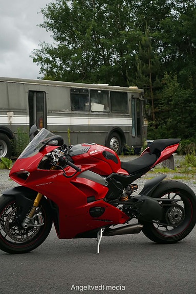 Ducati Panigale V4S 6 of 13