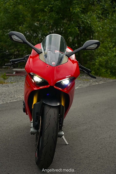 Ducati Panigale V4S 4 of 5