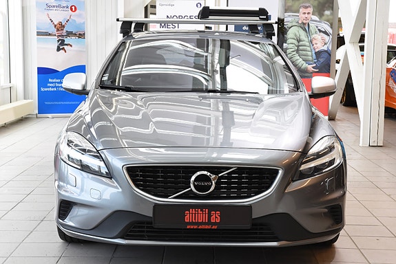 Volvo V40 4 of 5