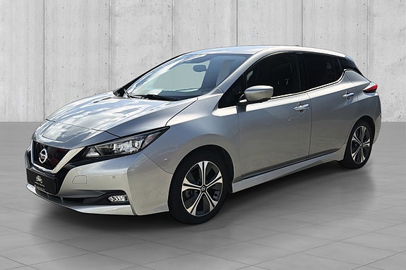 Nissan Leaf 3 of 5