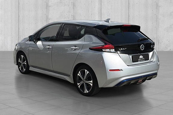 Nissan Leaf 4 of 5