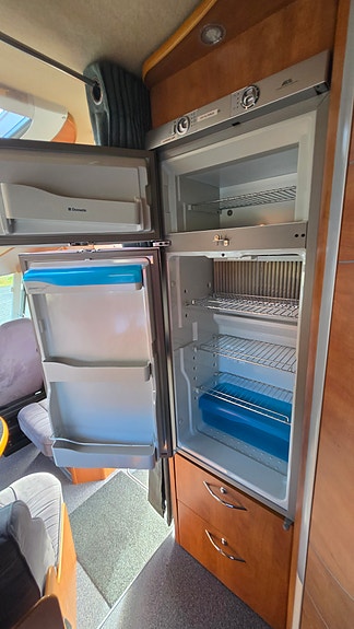 Carthago CHIC S-Pluss i51 - Enkle Senger, Solcellepanel, TV, Bakhjulstrekk, AC , Automat, Stekeovn, STOR garasje, Cruisekontroll, Godkjent Fukttest 30 of 30
