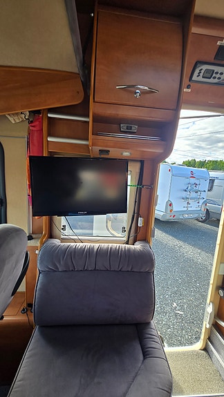 Carthago CHIC S-Pluss i51 - Enkle Senger, Solcellepanel, TV, Bakhjulstrekk, AC , Automat, Stekeovn, STOR garasje, Cruisekontroll, Godkjent Fukttest 22 of 30
