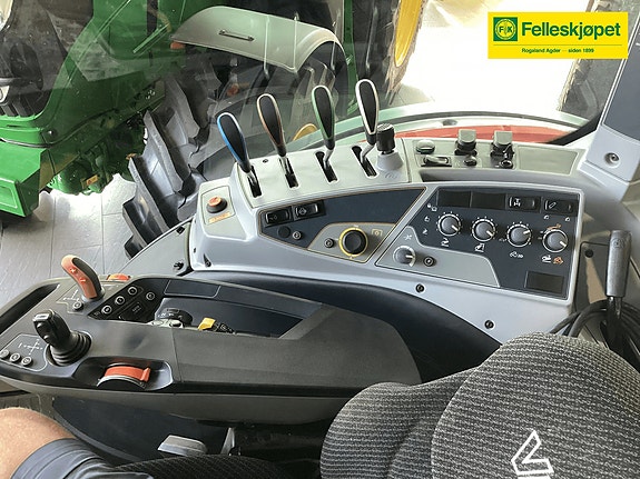 Valtra N124 13 of 13