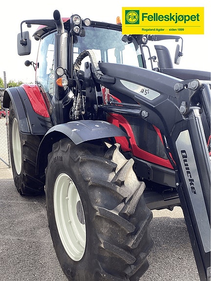 Valtra N124 3 of 13