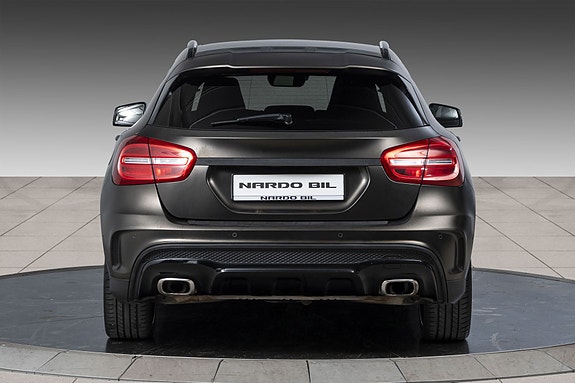 Mercedes-Benz GLA250 5 of 5